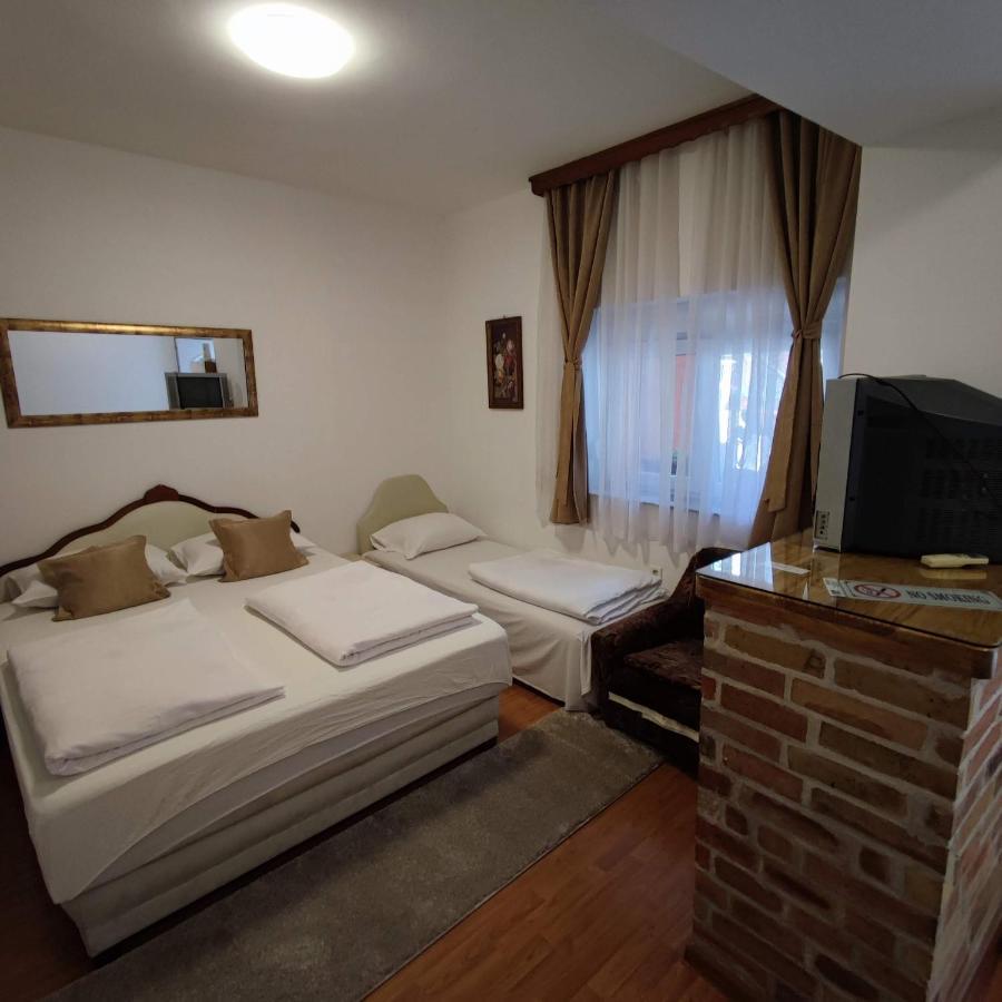 Apartments And Rooms Lena Mostar Exterior foto